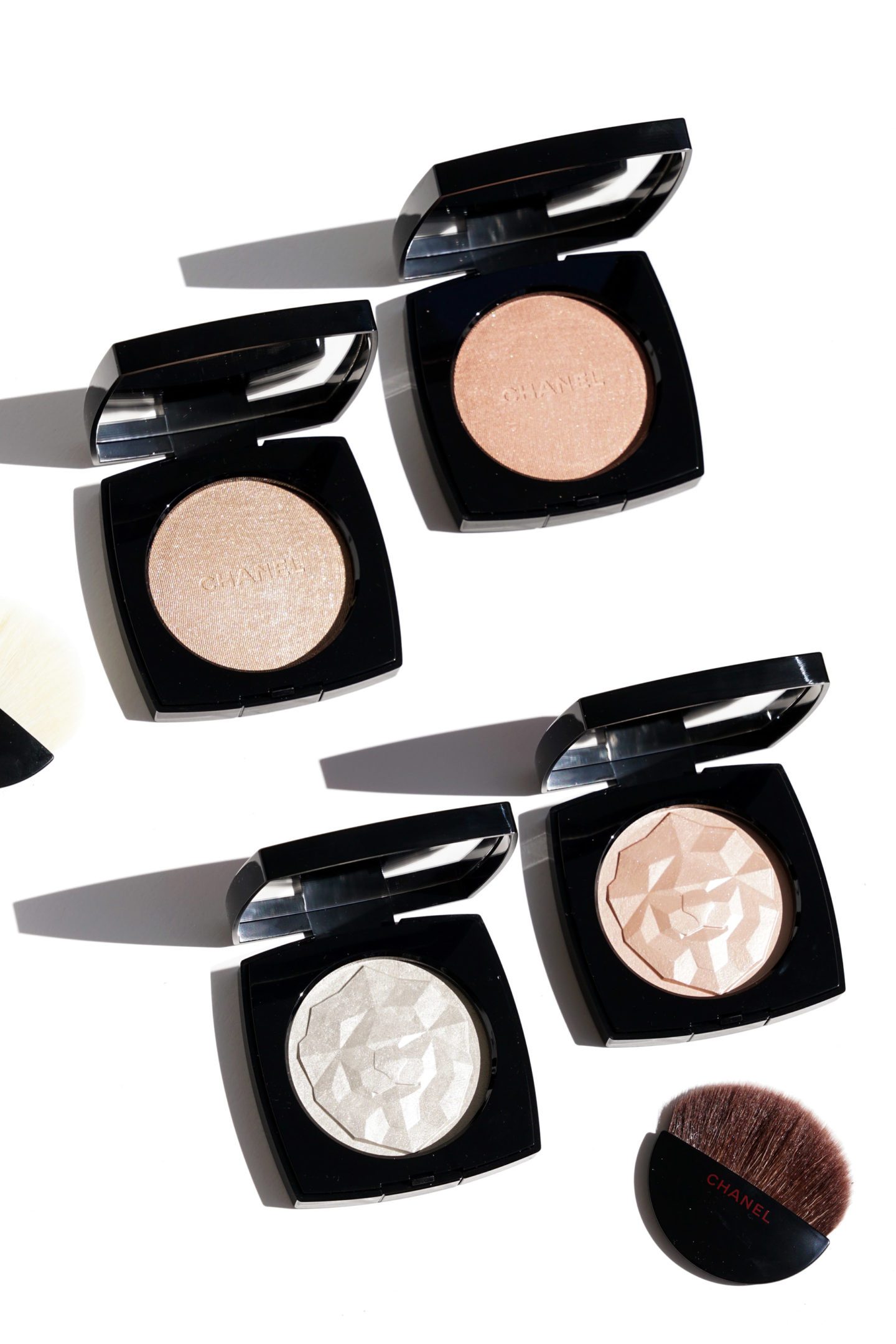 Chanel Highlighters Poudre Lumiere in Ivory Gold and Rosy Gold, Le Signe du Lion in Or Blanc and Or Rose Review | The Beauty Look Book
